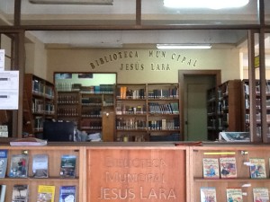 Entrada Biblioteca Municipal Jesús Lara