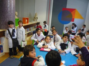 ninos_en_biblioteca_muhar